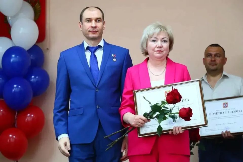 Дмитрий Перминов поздравил предпринимателей Омского района с профессиональным праздником Дмитрий Перминов поздравил предпринимателей Омского района с профессиональным праздником