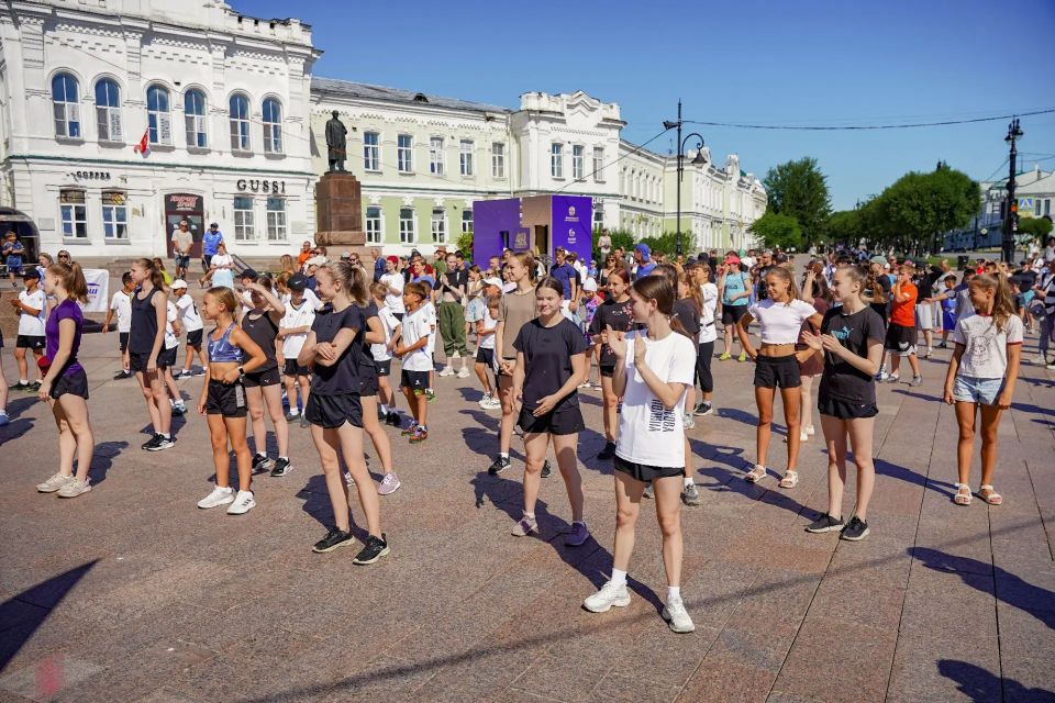 Сегодня в рамках зарядки с Первыми на Пешеходном Любинском устроили воскресный Культурный забег Сегодня в рамках зарядки с Первыми на Пешеходном Любинском устроили воскресный Культурный забег
