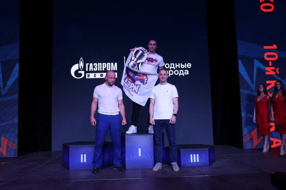 Церемония награждения победителей и призеров 10-го турнира «Кубок Шлеменко» Церемония награждения победителей и призеров 10-го турнира «Кубок Шлеменко»