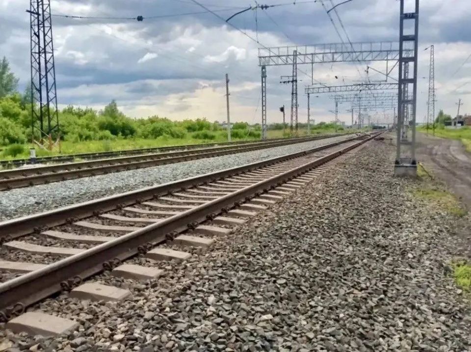 В Омской области транспортная полиция устанавливает обстоятельства травмирования женщины на железной дороге В Омской области транспортная полиция устанавливает обстоятельства травмирования женщины на железной дороге