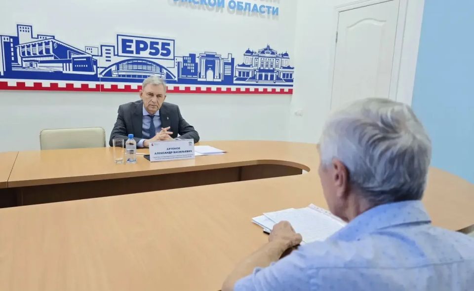 Александр Артёмов провёл личный приём омичей Александр Артёмов провёл личный приём омичей