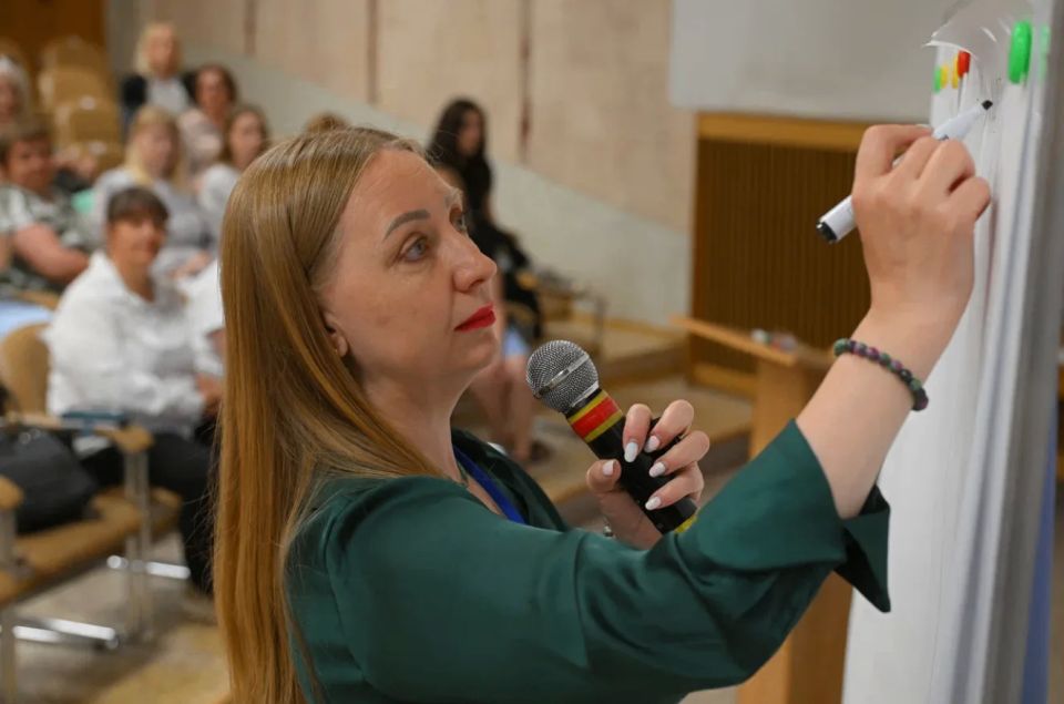 В Омской области внедряют новые форматы поддержки семей В Омской области внедряют новые форматы поддержки семей