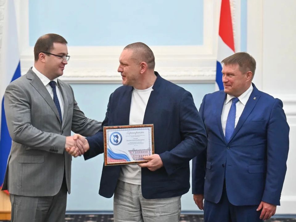 Виталий Хоценко: В преддверии профессионального праздника вручили работникам сферы здравоохранения заслуженные награды Виталий Хоценко: В преддверии профессионального праздника вручили работникам сферы здравоохранения заслуженные награды