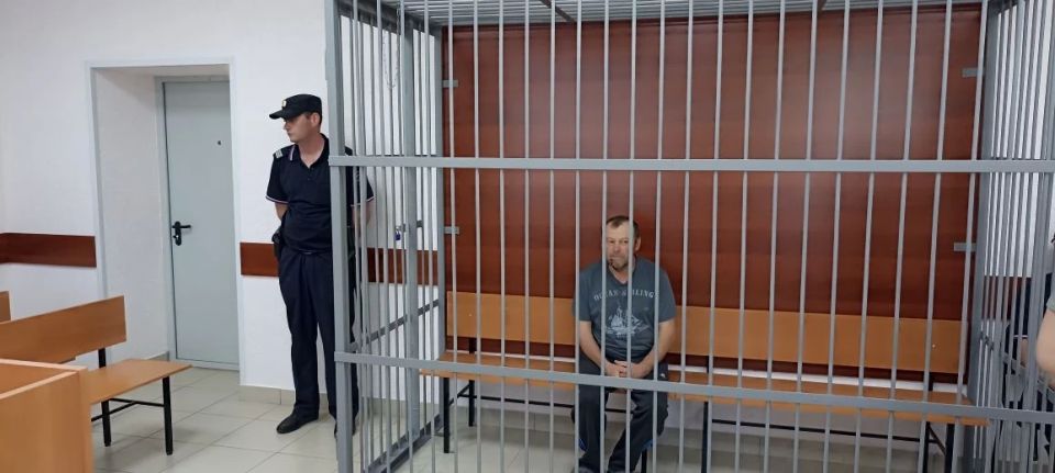 Прокуратура Большеуковского района Омской области поддержала ходатайство следствия о заключении под стражу местного жителя за посягательство на жизнь сотрудников полиции