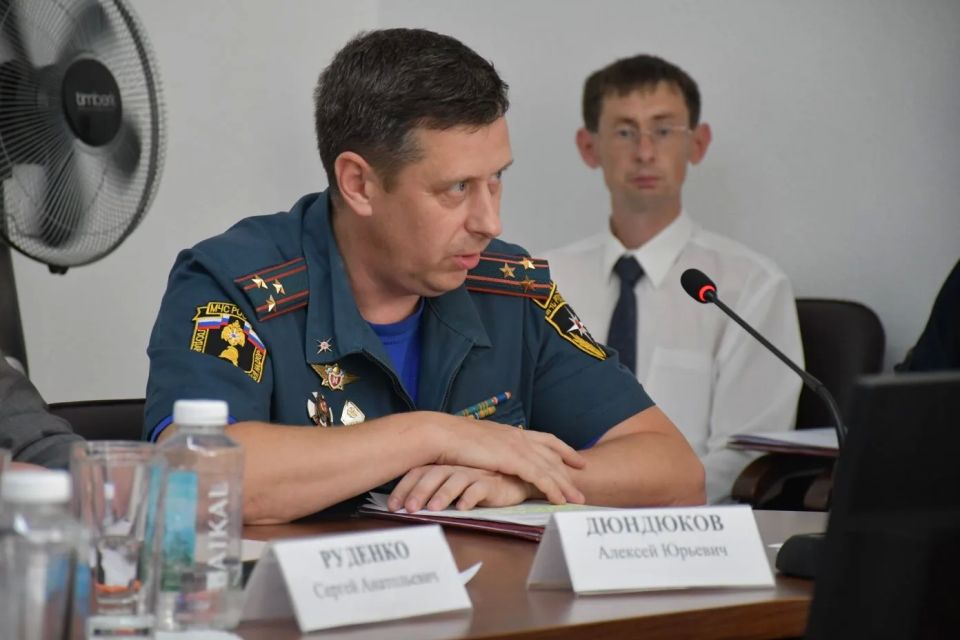 Провел внеочередное заседание комиссии по делам несовершеннолетних и защите их прав при Правительстве Омской области Провел внеочередное заседание комиссии по делам несовершеннолетних и защите их прав при Правительстве Омской области
