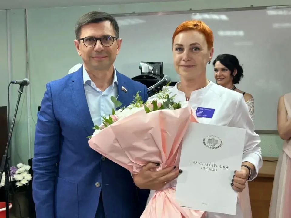 Накануне Дня медицинского работника депутат Государственной Думы Игорь Антропенко посетил Омскую городскую поликлинику №4, чтобы лично поздравить коллектив и обсудить ключевые вопросы развития здравоохранения в регионе Накануне Дня медицинского работника депутат Государственной Думы Игорь Антропенко посетил Омскую городскую поликлинику №4, чтобы лично поздравить коллектив и обсудить ключевые вопросы развития здравоохранения в регионе