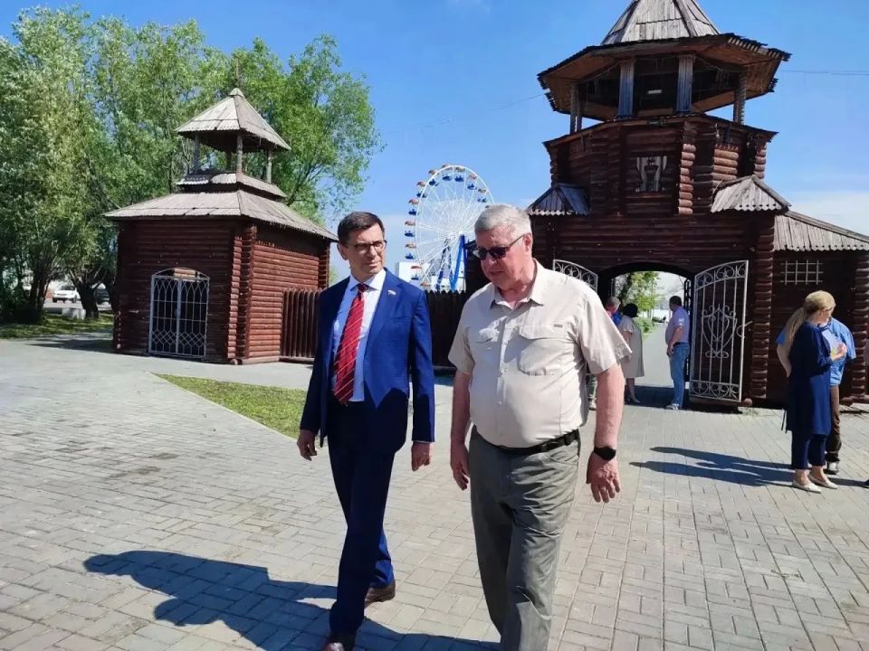 Депутат Госдумы от Омской области Игорь Антропенко посетил Тюкалинский район с рабочим визитом