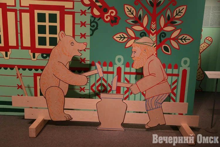 Представьте, что вы уменьшились до размеров спичечного коробка и оказались на полке, где живут глиняные кони, тряпичные куклы и деревянные медведи Представьте, что вы уменьшились до размеров спичечного коробка и оказались на полке, где живут глиняные кони, тряпичные куклы и деревянные медведи