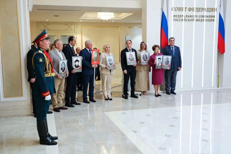 Герой России, сенатор Российской Федерации («Единая Россия») Дмитрий Перминов рассказал об открытии выставки «Память поколений» Герой России, сенатор Российской Федерации («Единая Россия») Дмитрий Перминов рассказал об открытии выставки «Память поколений»