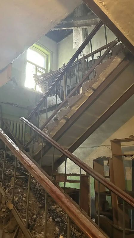 В Омске прокуратура проводит проверку по факту обрушения потолка в многоквартирном доме В Омске прокуратура проводит проверку по факту обрушения потолка в многоквартирном доме