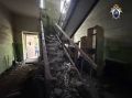 В Омске возбуждено уголовное дело после сообщения об обрушении потолка в подъезде дома