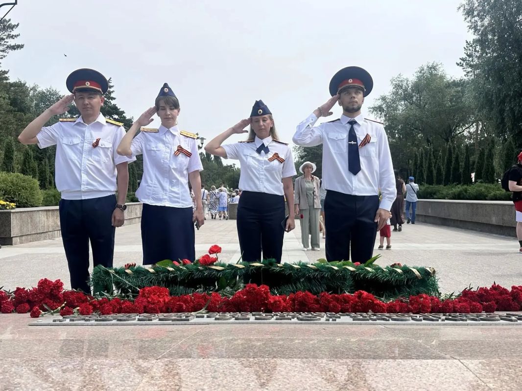 Офицеры следственного управления приняли участие в военно-патриотической акции, приуроченной ко Дню памяти и скорби Офицеры следственного управления приняли участие в военно-патриотической акции, приуроченной ко Дню памяти и скорби