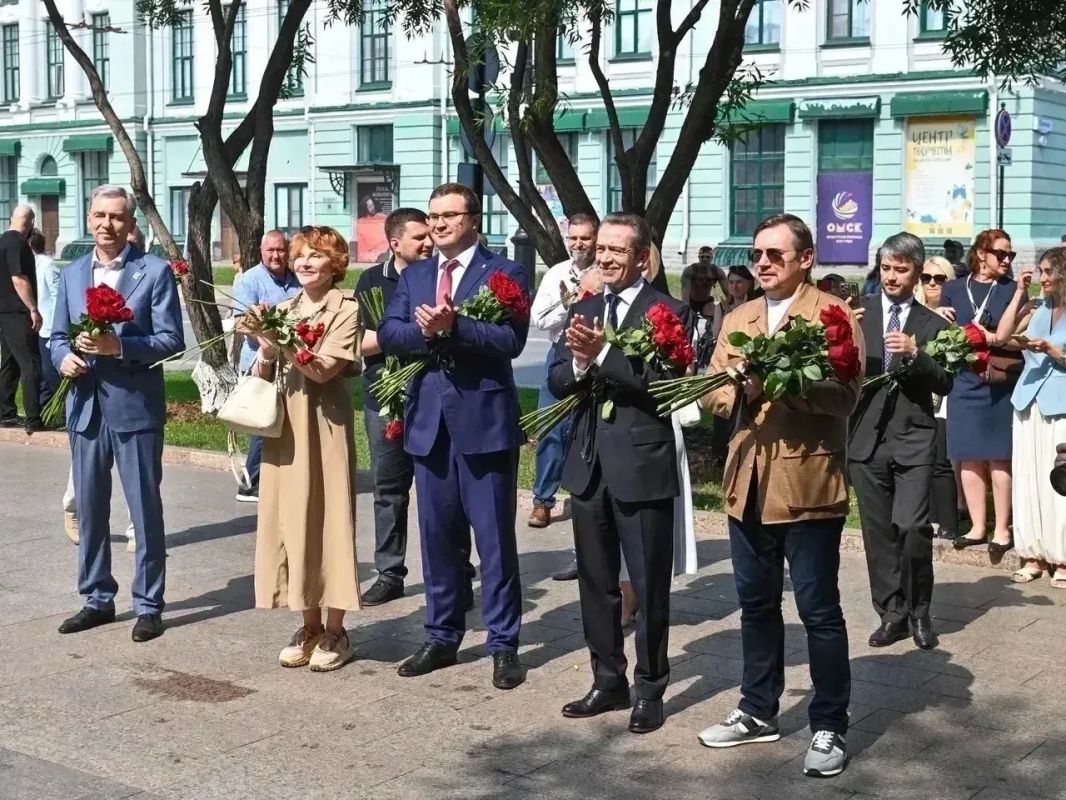 В Омске состоялась церемония вручения театральной премии «Золотая маска» В Омске состоялась церемония вручения театральной премии «Золотая маска»