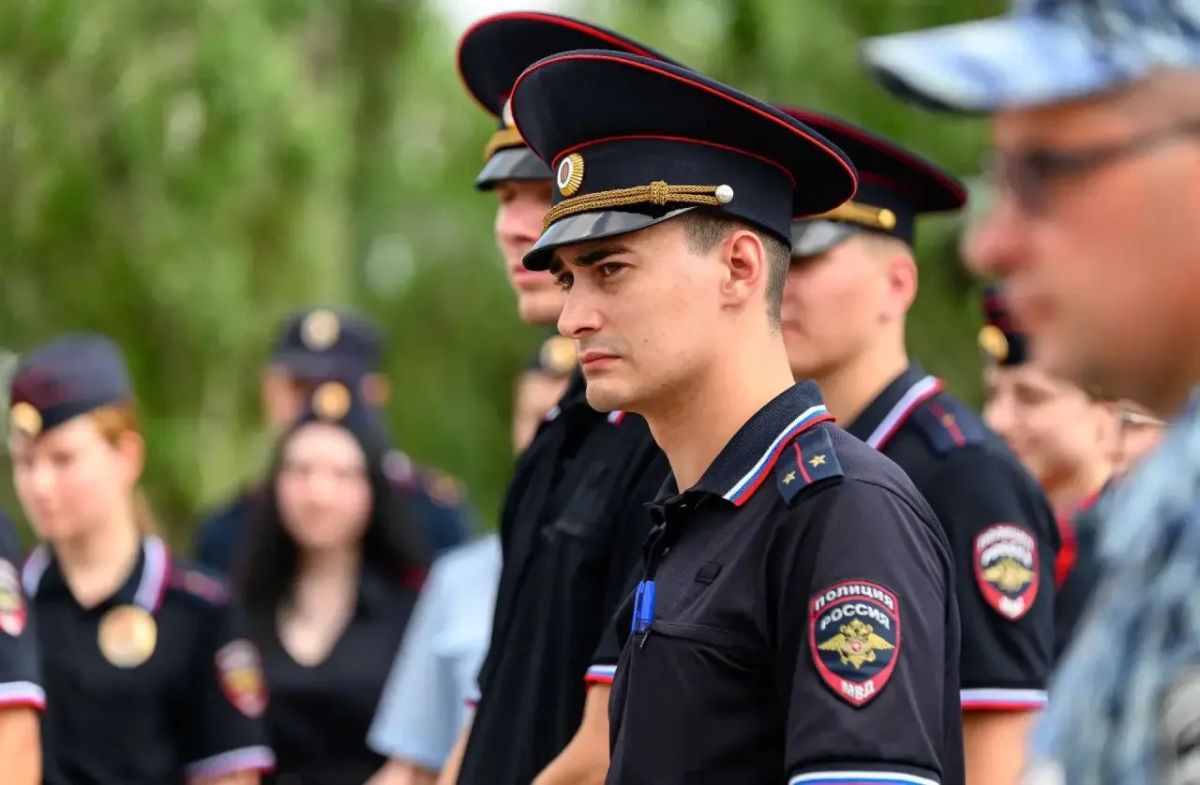 Молодые сотрудники полиции, проходящие службу в УМВД России по городу Омску, не остались в стороне от памятных мероприятий Молодые сотрудники полиции, проходящие службу в УМВД России по городу Омску, не остались в стороне от памятных мероприятий