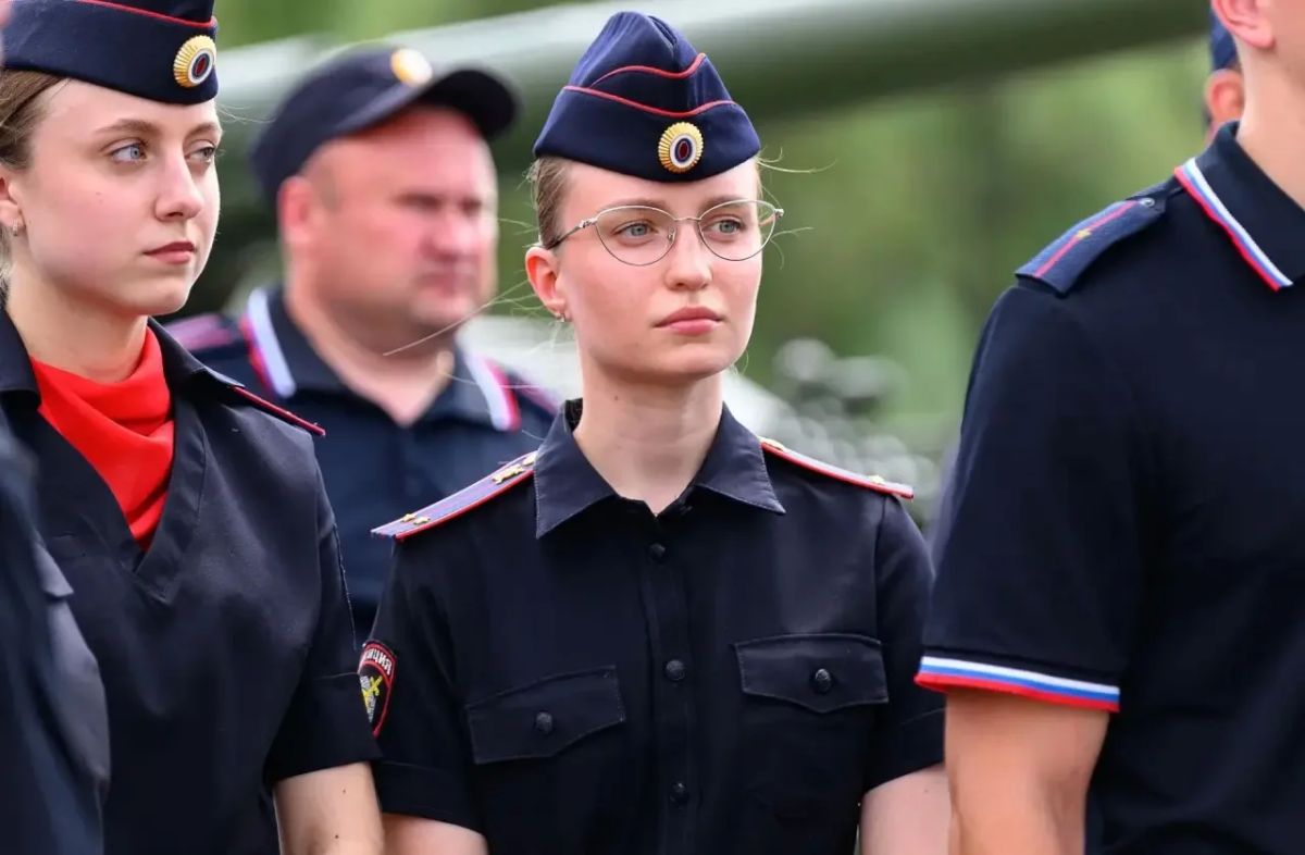 Молодые сотрудники полиции, проходящие службу в УМВД России по городу Омску, не остались в стороне от памятных мероприятий Молодые сотрудники полиции, проходящие службу в УМВД России по городу Омску, не остались в стороне от памятных мероприятий