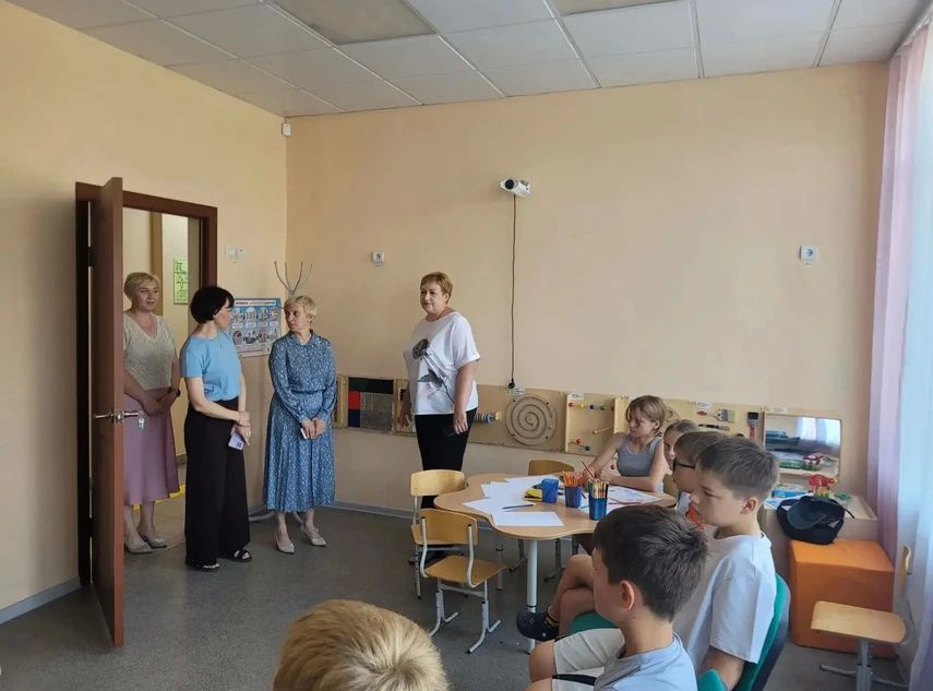 Олеся Кайль с рабочим визитом посетила комплексный центр Колосовского района Олеся Кайль с рабочим визитом посетила комплексный центр Колосовского района