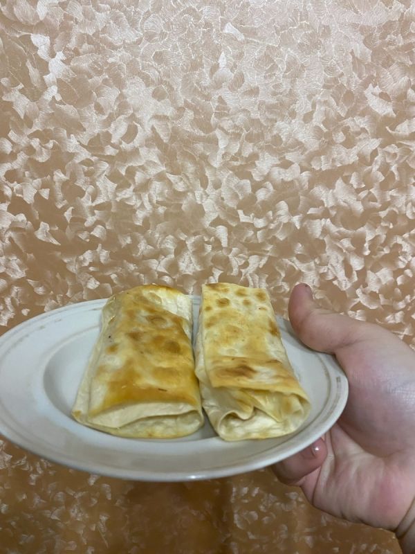 Сытные рулетики из лаваша с курицей: легкое и вкусное угощение