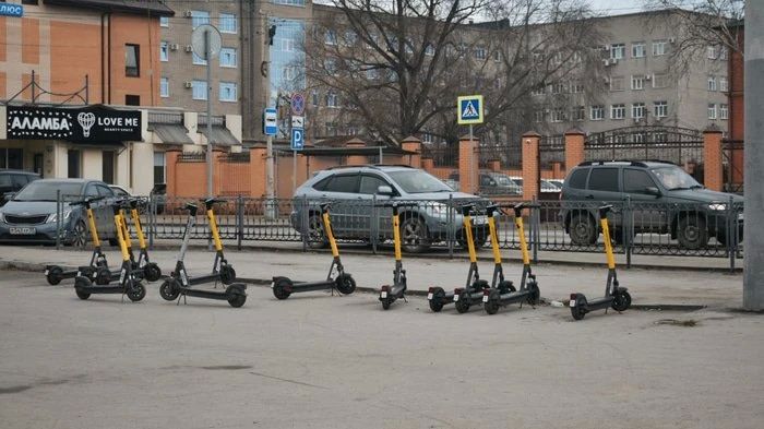 В Омске устроили цифровую облаву на электросамокатчиков
