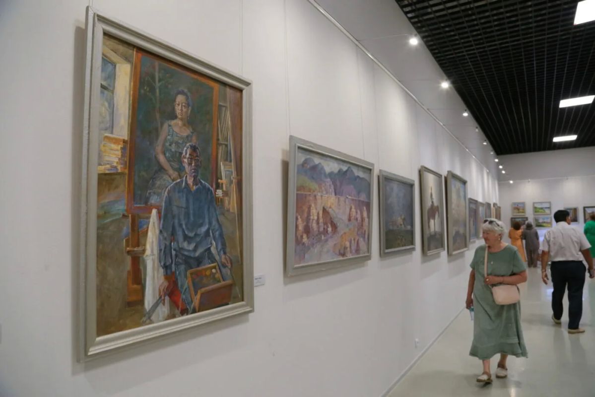 Матушка-Россия и степи Казахстана: в Омске открылась выставка «Два горизонта»