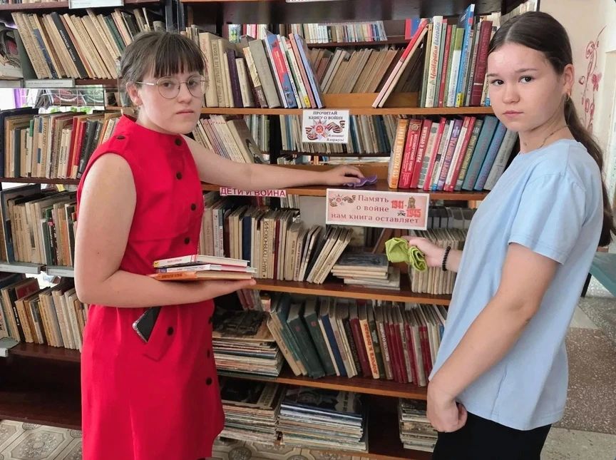 Летние каникулы для многих омских школьников — это возможность получить первый трудовой опыт Летние каникулы для многих омских школьников — это возможность получить первый трудовой опыт