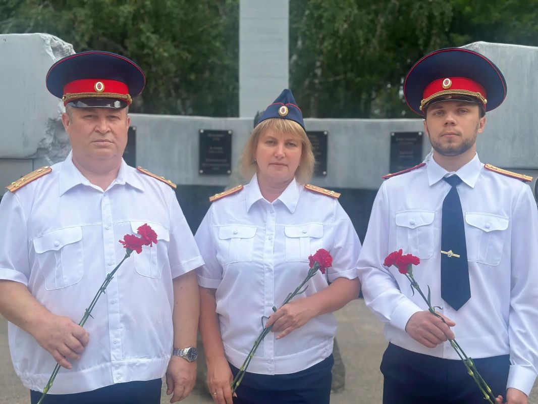 Офицеры следственного управления приняли участие в мероприятиях, посвященный Дню ветеранов боевых действий Офицеры следственного управления приняли участие в мероприятиях, посвященный Дню ветеранов боевых действий
