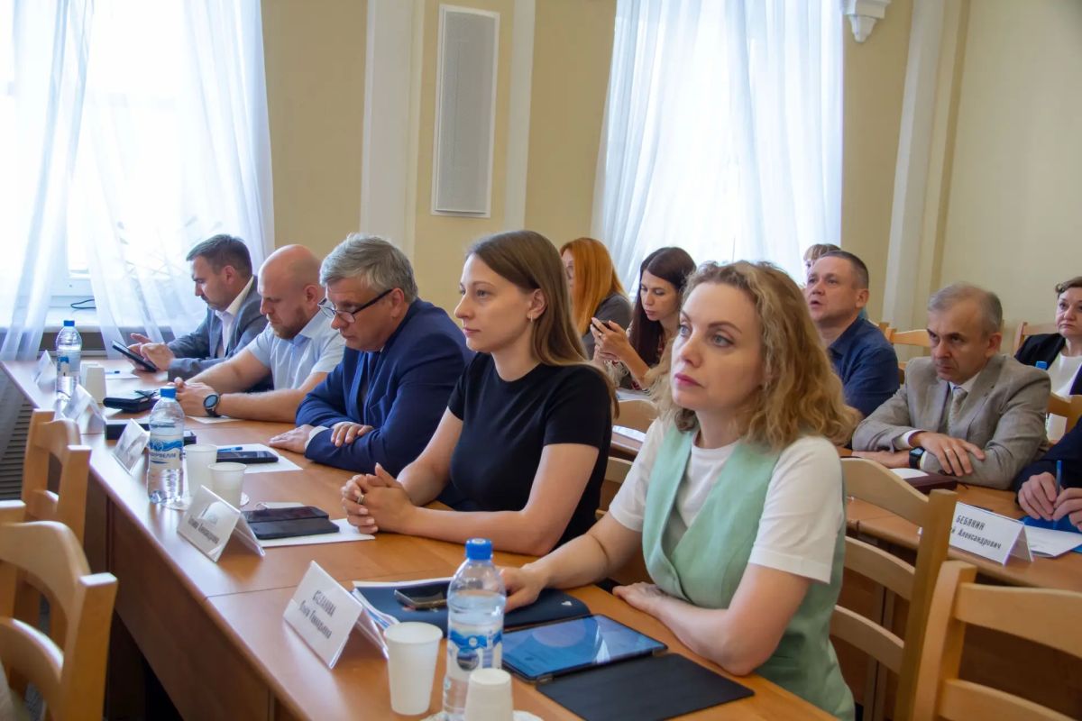 В областном парламенте состоялись публичные слушания по исполнению областного бюджета за 2025 год В областном парламенте состоялись публичные слушания по исполнению областного бюджета за 2025 год