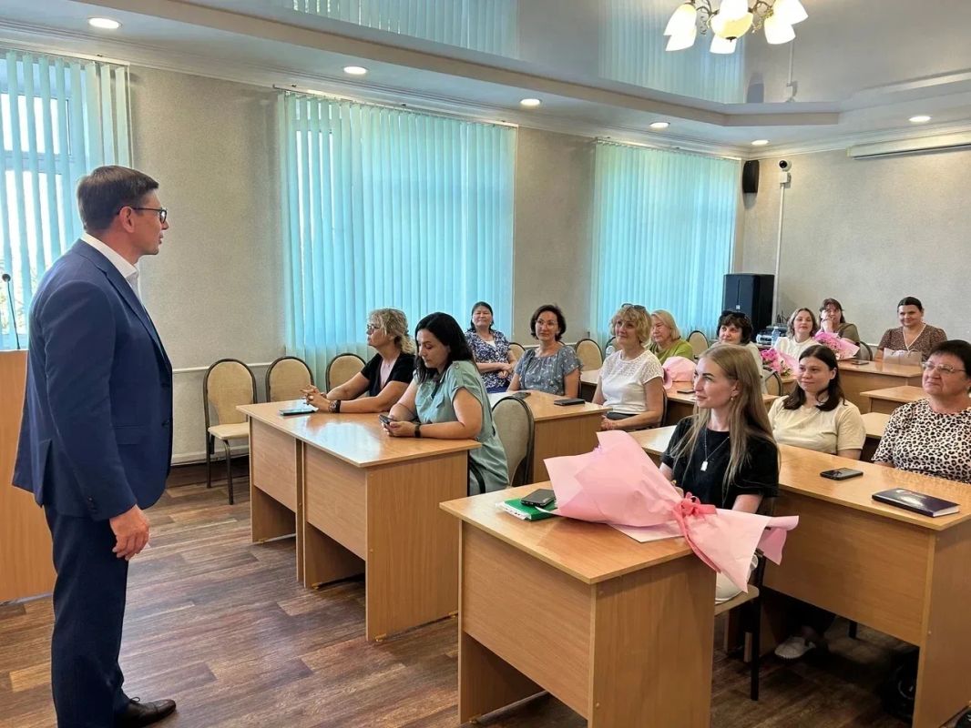 Депутат Госдумы от «Единой России» Игорь Антропенко провел рабочую встречу с представителями комитетов территориального общественного самоуправления (КТОС) Советского административного округа Омска Депутат Госдумы от «Единой России» Игорь Антропенко провел рабочую встречу с представителями комитетов территориального общественного самоуправления (КТОС) Советского административного округа Омска