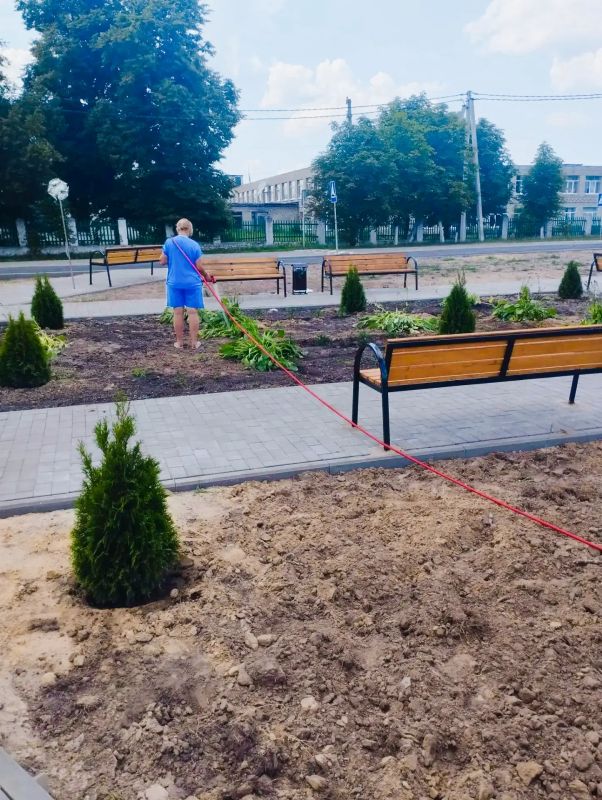 На территории Клинцовского района продолжается благоустройство населенных пунктов На территории Клинцовского района продолжается благоустройство населенных пунктов