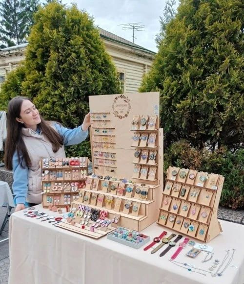 Магия в каждой детали: как создаются украшения из смолы с душой Магия в каждой детали: как создаются украшения из смолы с душой