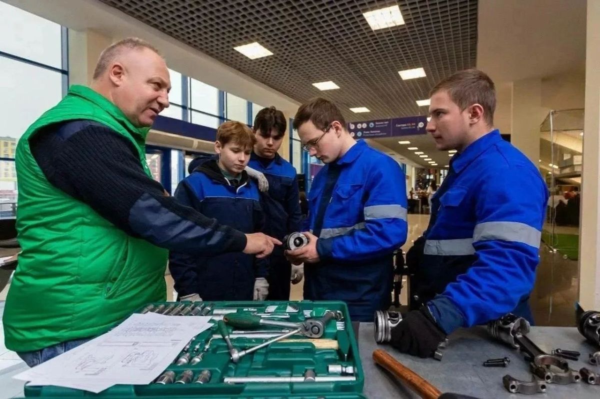 Более 8,5 млн школьников и свыше 14 тысяч предприятий: в России подвели итоги Единой модели профориентации Более 8,5 млн школьников и свыше 14 тысяч предприятий: в России подвели итоги Единой модели профориентации