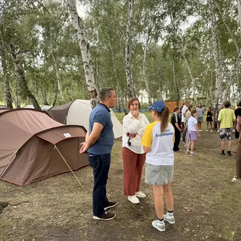 В Кормиловском районе торжественно открыли палаточный лагерь «Контакт» В Кормиловском районе торжественно открыли палаточный лагерь «Контакт»