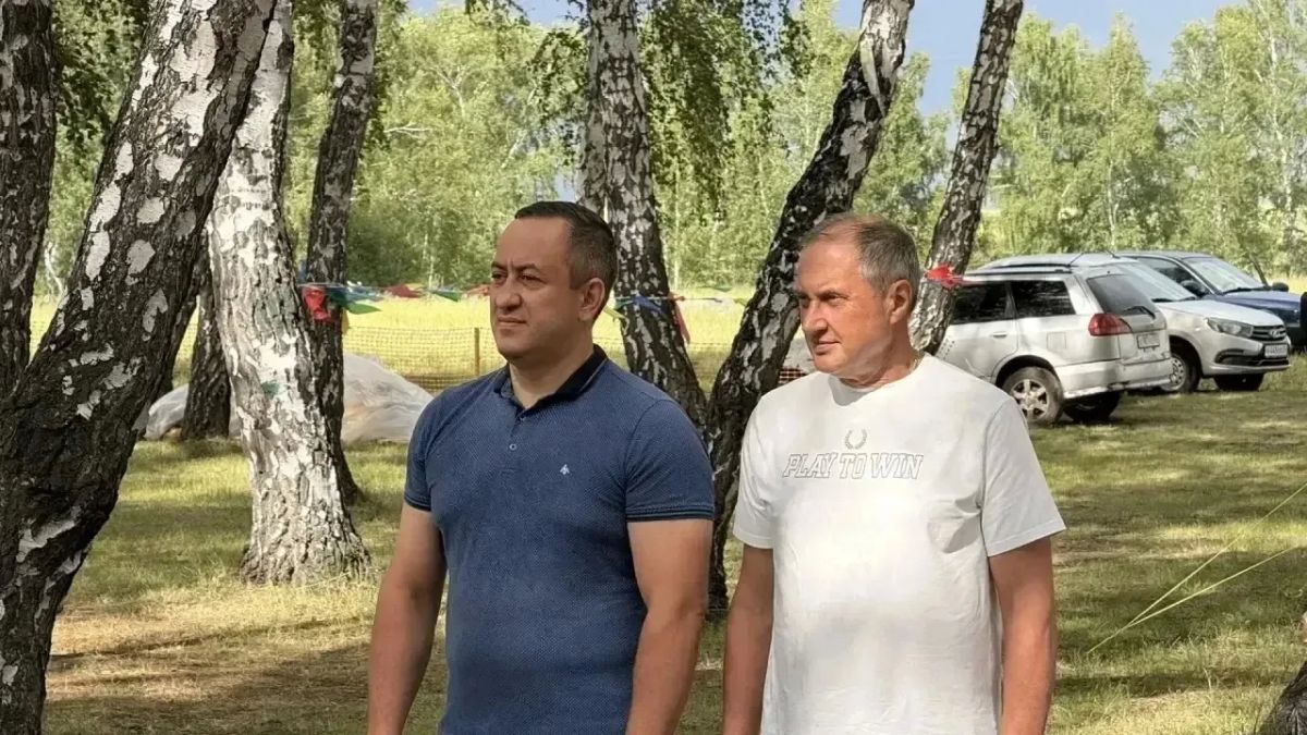 В Кормиловском районе торжественно открыли палаточный лагерь «Контакт» В Кормиловском районе торжественно открыли палаточный лагерь «Контакт»
