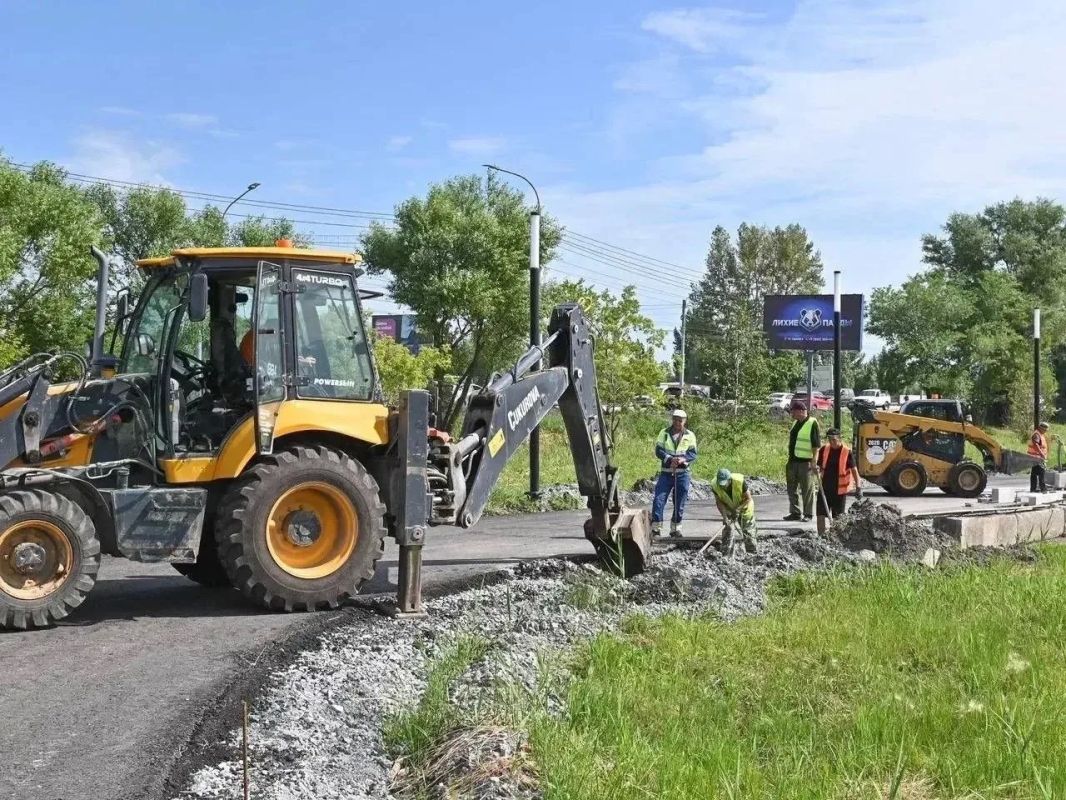 В Омске благоустраивают парк имени 30-летия Победы