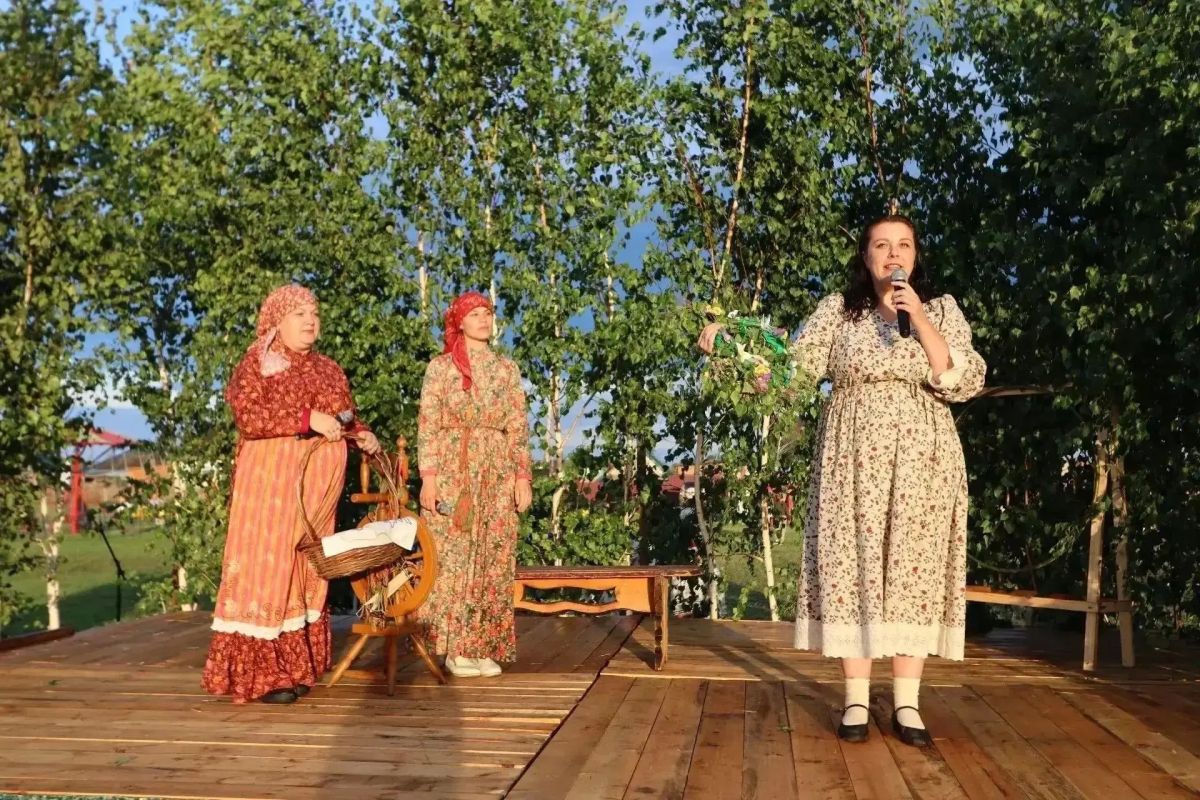 В Оконешниковском районе прошел фестиваль «Венок дружбы» В Оконешниковском районе прошел фестиваль «Венок дружбы»