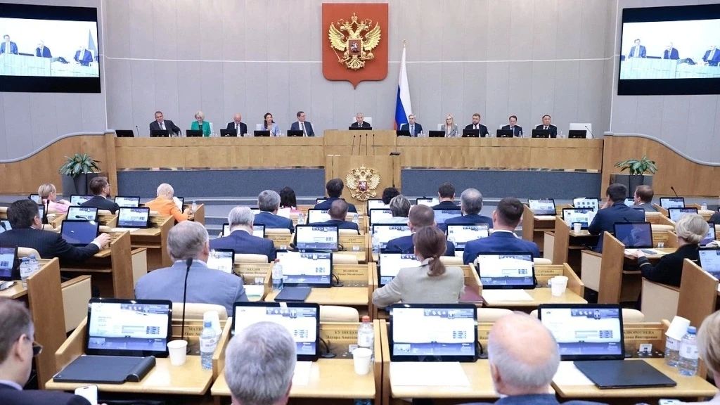 Государственная Дума приняла направленные на решение важных социальных задач законы и обсудила Стратегию пространственного развития России в части развития села