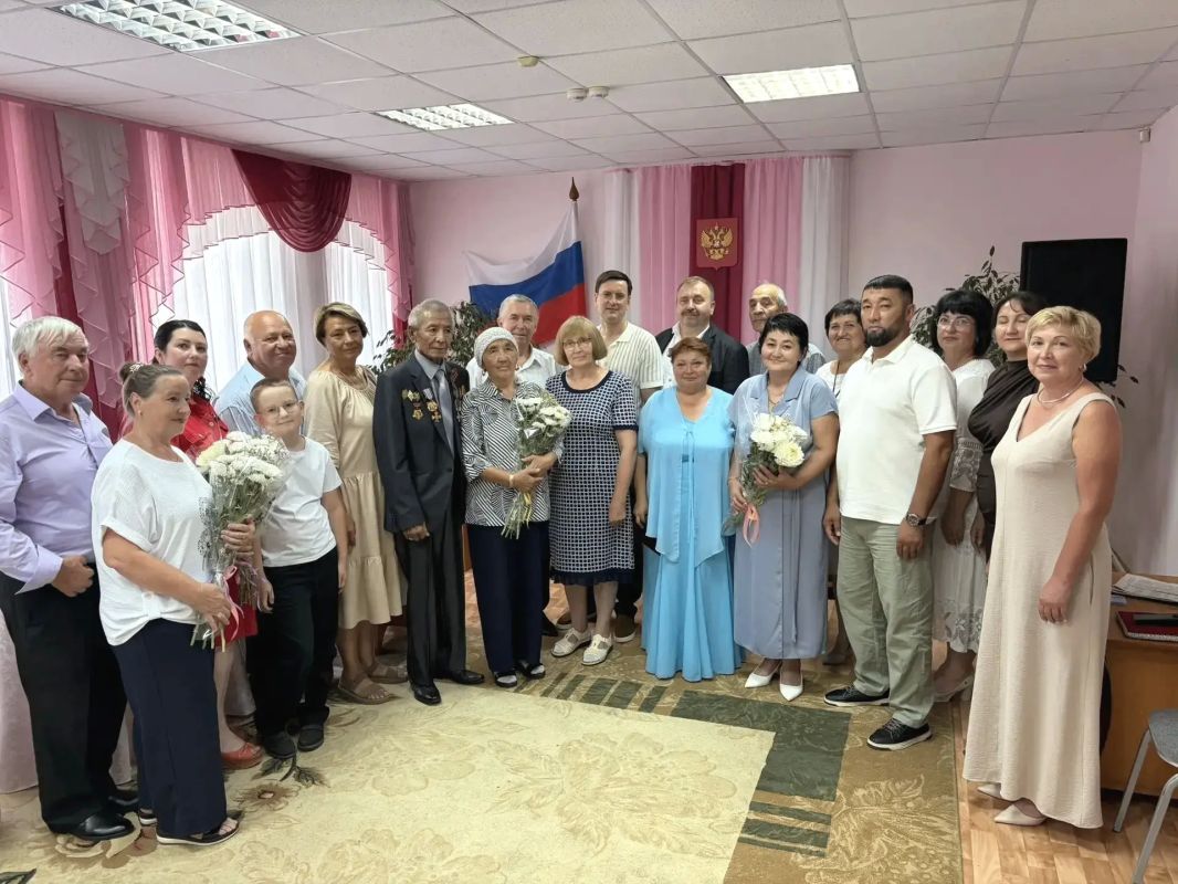 В подведомственных учреждениях Минтруда прошли праздничные мероприятия, посвященные Дню семьи, любви и верности В подведомственных учреждениях Минтруда прошли праздничные мероприятия, посвященные Дню семьи, любви и верности