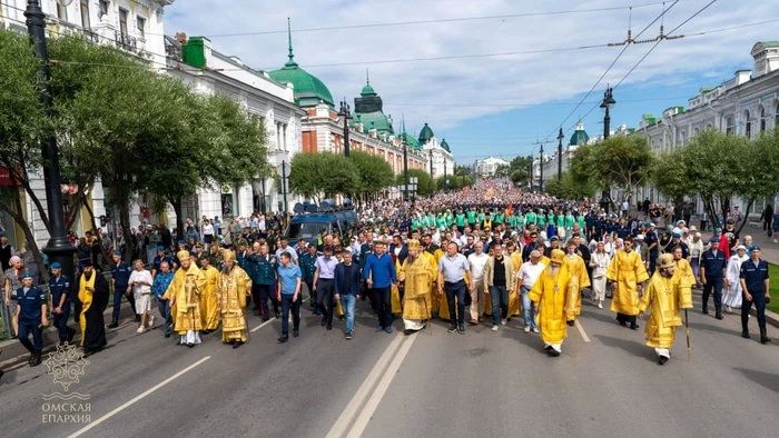 По центру Омска пройдет крестный ход с главной святыней Сибири
