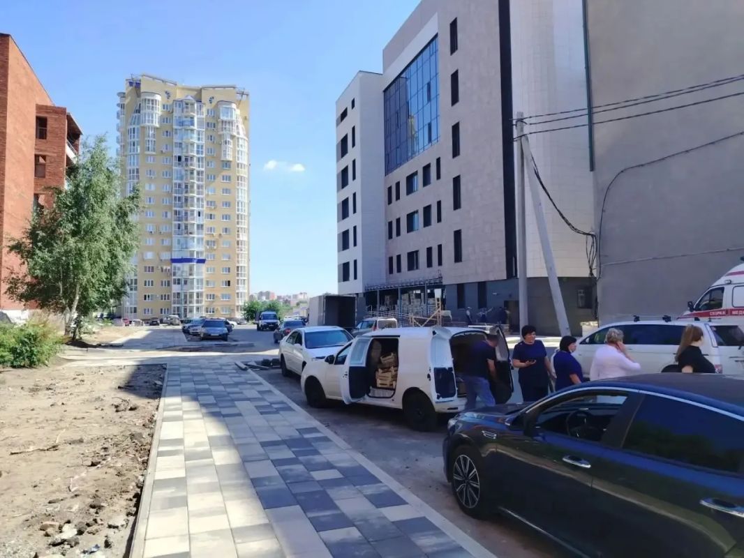 Территорию у нового корпуса КМХЦ в Омске планируют благоустроить ко Дню города Территорию у нового корпуса КМХЦ в Омске планируют благоустроить ко Дню города