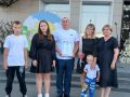 В День семьи, любви и верности в Молодежной столице Омской области прошел праздничный концерт