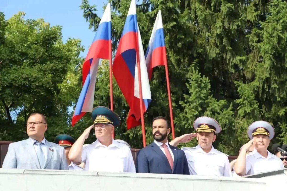 Заместитель спикера областного парламента Павел Коренной принял участие в торжественных мероприятиях, посвященных выпуску специалистов Омской академии МВД России Заместитель спикера областного парламента Павел Коренной принял участие в торжественных мероприятиях, посвященных выпуску специалистов Омской академии МВД России