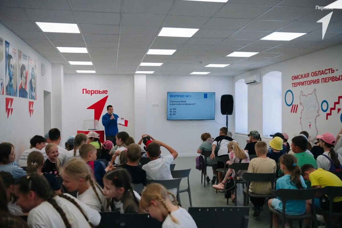 Выпускники вузов Руслан Жуматов и Максим Белозеров проходят стажировку в Министерстве молодежной политики Омской области Выпускники вузов Руслан Жуматов и Максим Белозеров проходят стажировку в Министерстве молодежной политики Омской области