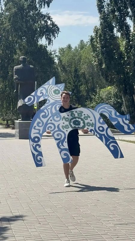 Выпускники вузов Руслан Жуматов и Максим Белозеров проходят стажировку в Министерстве молодежной политики Омской области Выпускники вузов Руслан Жуматов и Максим Белозеров проходят стажировку в Министерстве молодежной политики Омской области