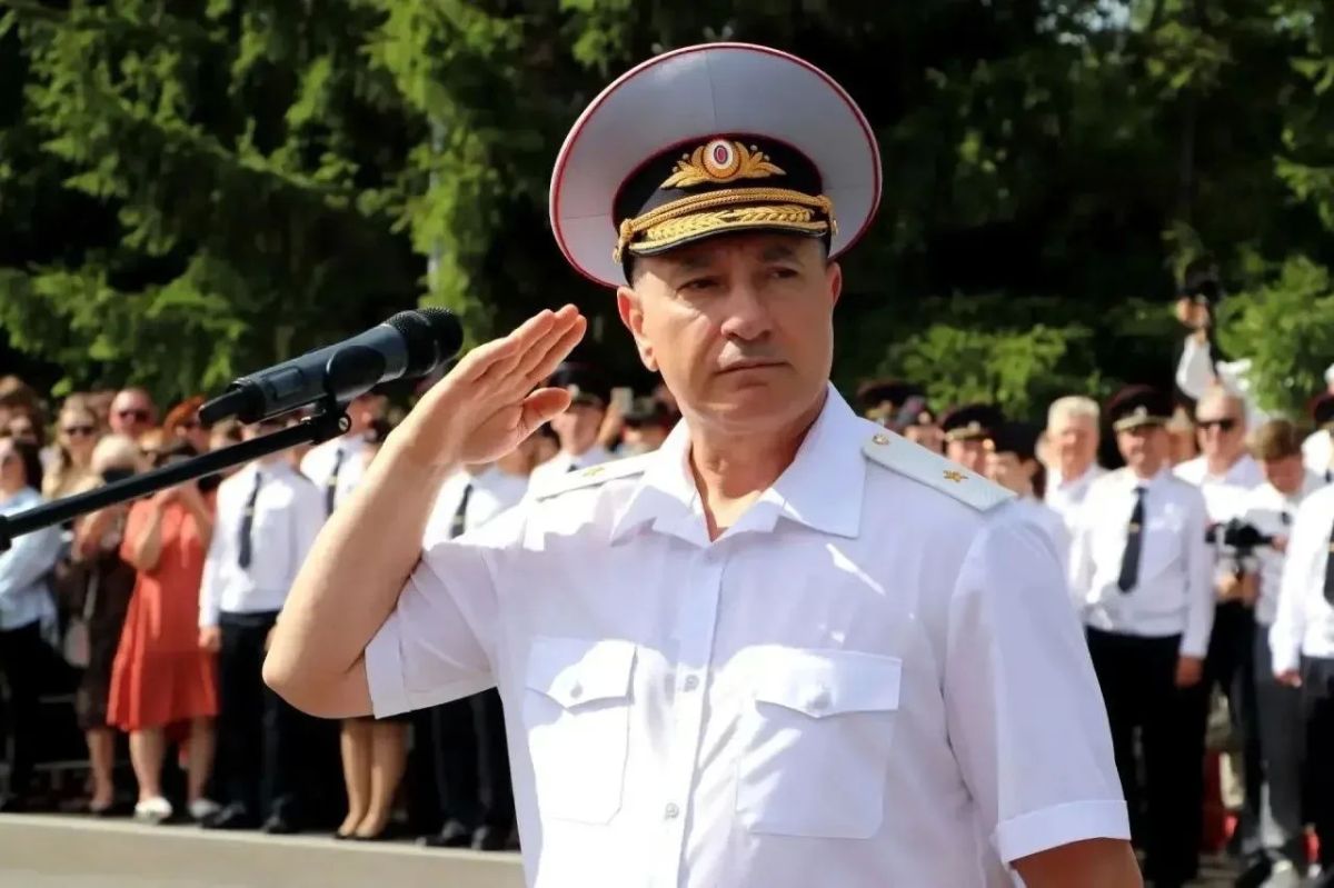 Заместитель спикера областного парламента Павел Коренной принял участие в торжественных мероприятиях, посвященных выпуску специалистов Омской академии МВД России Заместитель спикера областного парламента Павел Коренной принял участие в торжественных мероприятиях, посвященных выпуску специалистов Омской академии МВД России