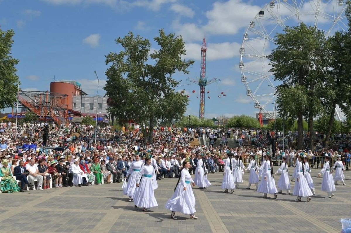 Ровно через неделю Омск примет одно из ключевых событий года Культурной столицы – 26-й Федеральный Сабантуй! Подготовку под руководством губернатора Виталия Павловича Хоценко начали за год до этого масштабного мероприятия! Ровно через неделю Омск примет одно из ключевых событий года Культурной столицы – 26-й Федеральный Сабантуй! Подготовку под руководством губернатора Виталия Павловича Хоценко начали за год до этого масштабного мероприятия!