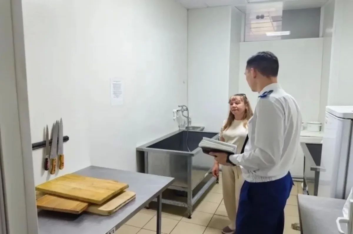 Стало известно, от чего дети и работники в лагере массово почувствовали себя плохо