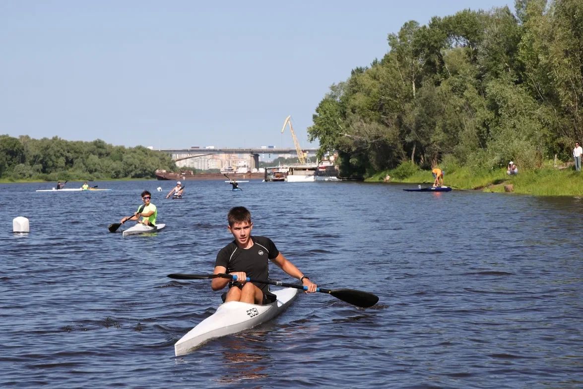 В Омске прошли чемпионат региона по гребле на байдарках, каноэ и лодках «дракон» «Сибирская регата» В Омске прошли чемпионат региона по гребле на байдарках, каноэ и лодках «дракон» «Сибирская регата»