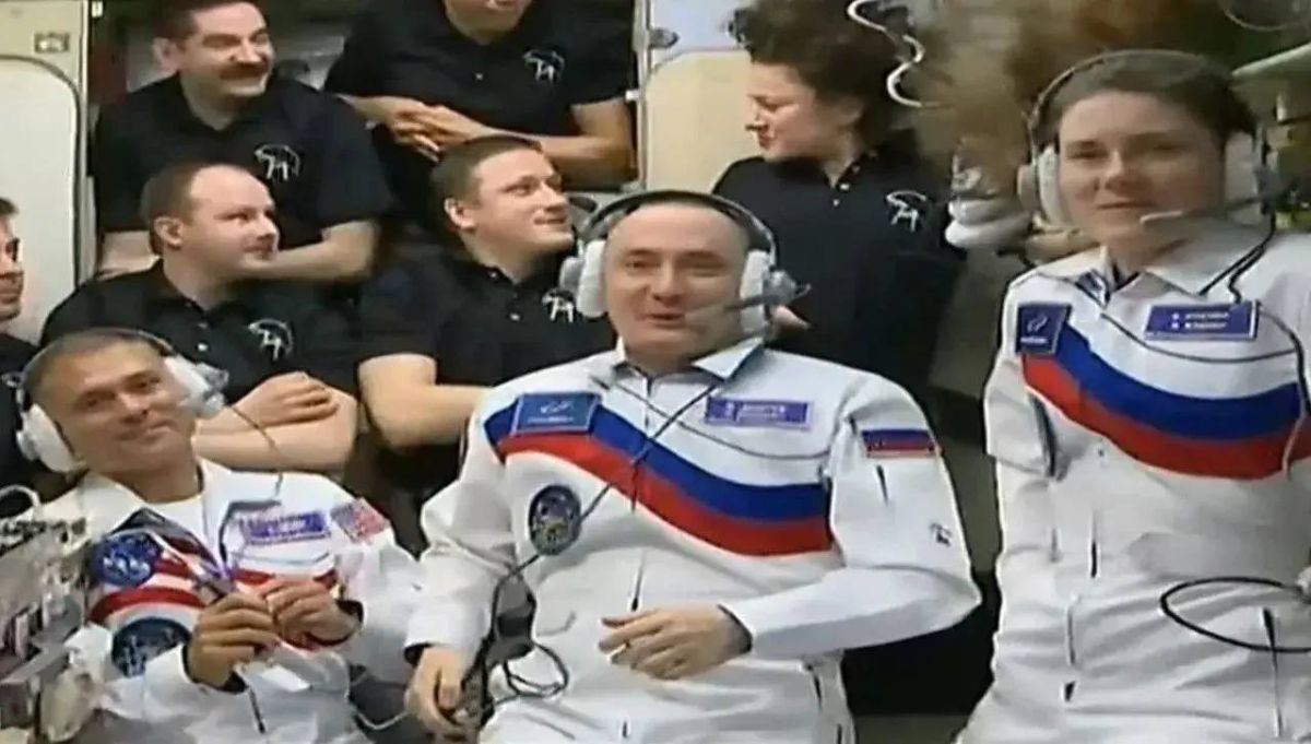 Космонавт из Сибири успешно добралась до МКС Космонавт из Сибири успешно добралась до МКС