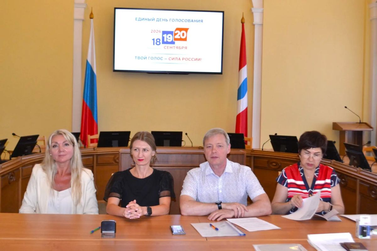 8 кандидатов представили в Избирательную комиссию Омской области документы на выдвижение на выборах депутатов Государственной Думы девятого созыва: 8 кандидатов представили в Избирательную комиссию Омской области документы на выдвижение на выборах депутатов Государственной Думы девятого созыва: