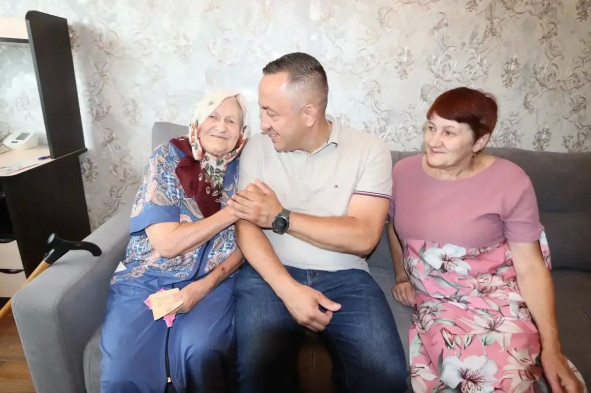 Жительница села Сергеевка отметила 90-летний юбилей Жительница села Сергеевка отметила 90-летний юбилей
