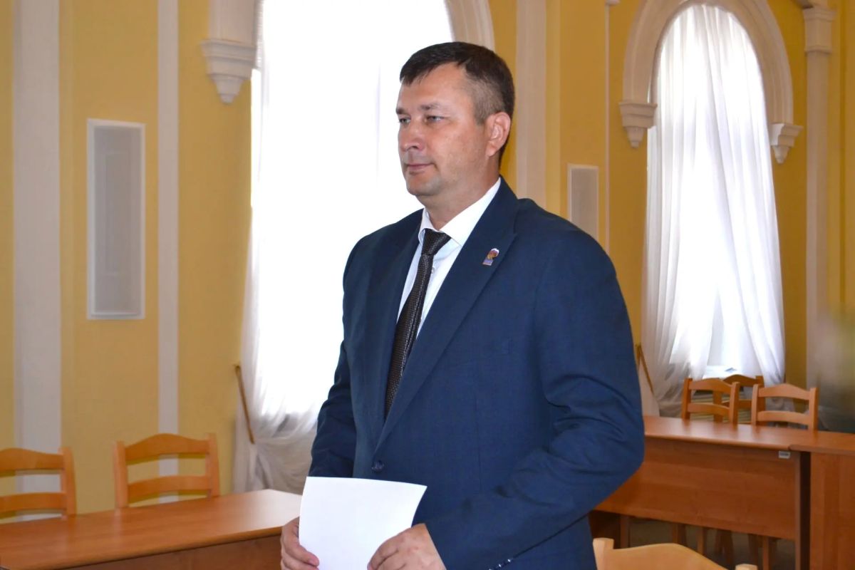 8 кандидатов представили в Избирательную комиссию Омской области документы на выдвижение на выборах депутатов Государственной Думы девятого созыва: 8 кандидатов представили в Избирательную комиссию Омской области документы на выдвижение на выборах депутатов Государственной Думы девятого созыва: